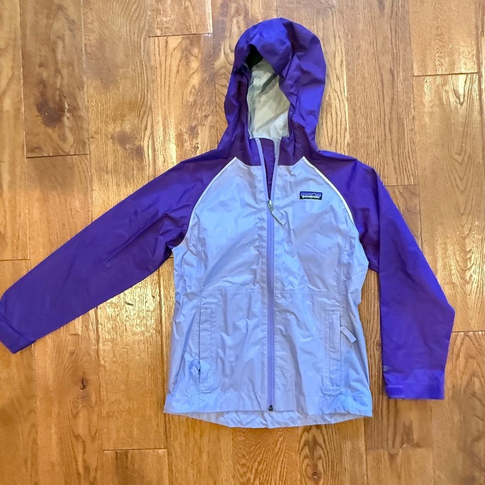 Patagonia Kids Rain Jacket, Size S, 7-8, Purple/Light Purple